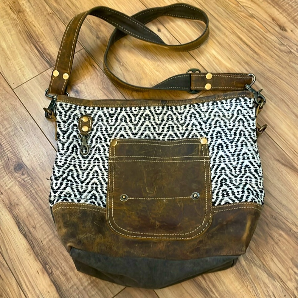 Myra Bag Brown Black, Znd White Crossbody Bag